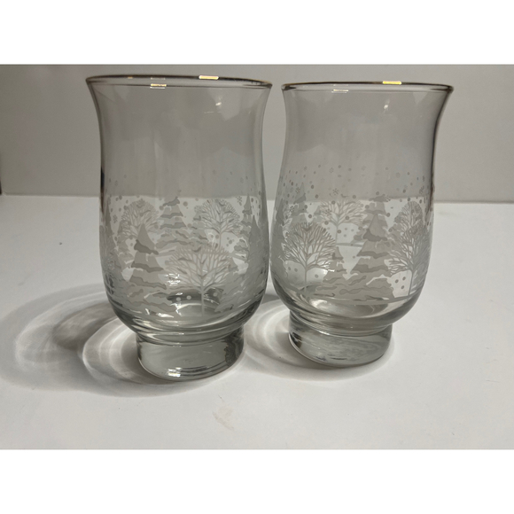 Vintage Arby's Gold Rimmed Glasses Winter Scene Etched Glassware Sett of 2 - Picture 1 of 3